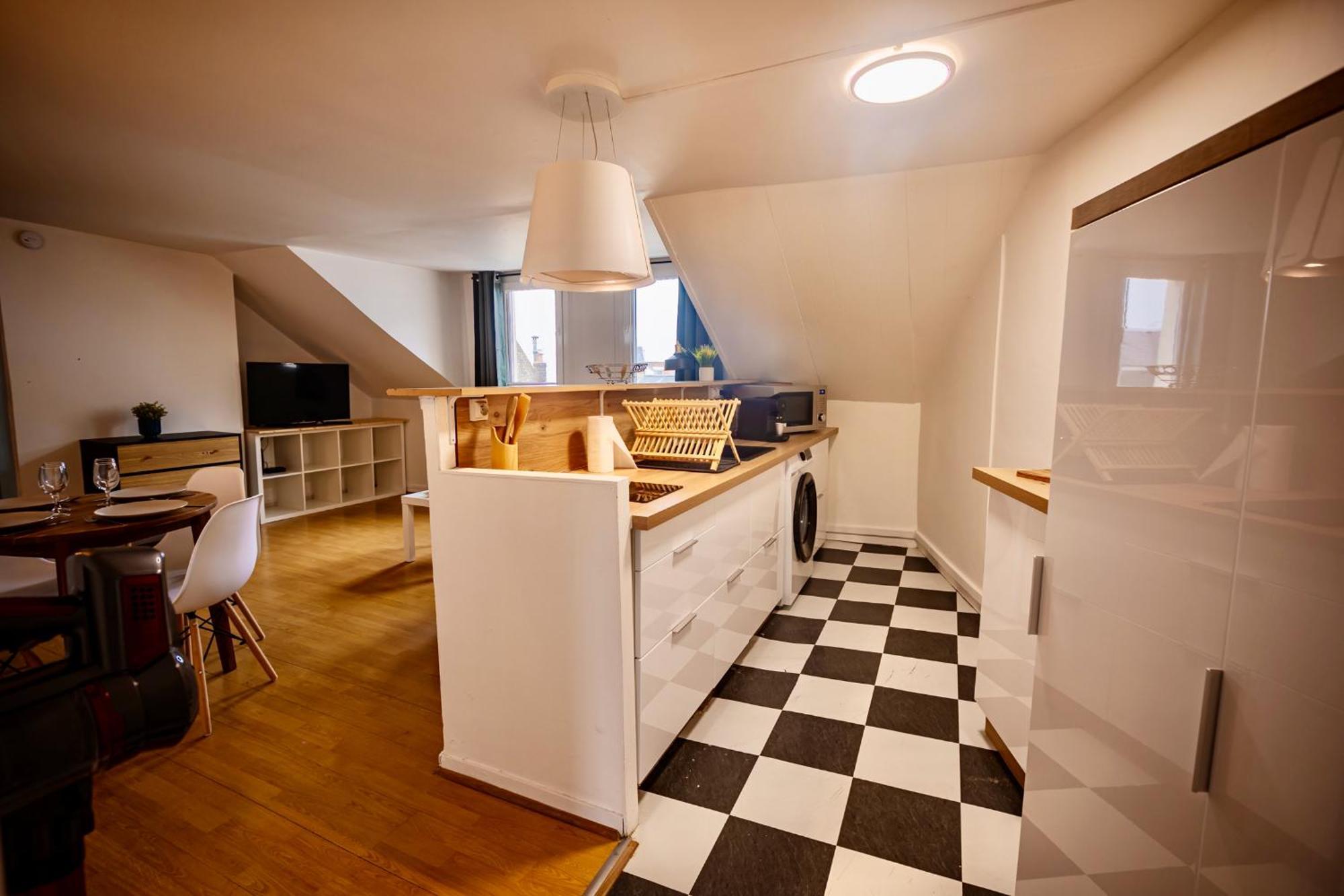A Babord - 400m, 4 Personnes, Appartement